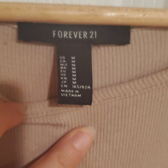 Beige Maxi Dress!👗 - Picture 2 of 2